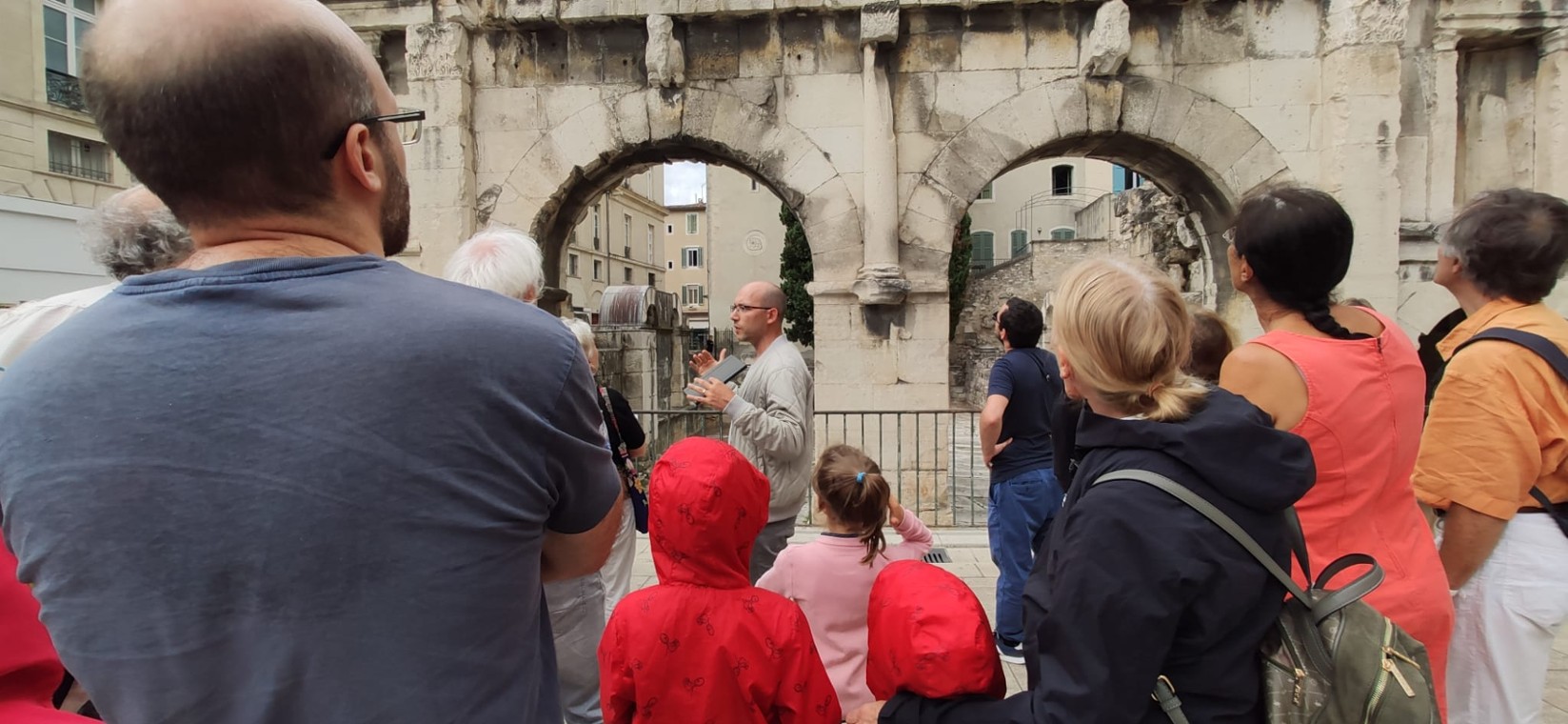 Un nouveau regard sur la Porte Auguste à Nîmes